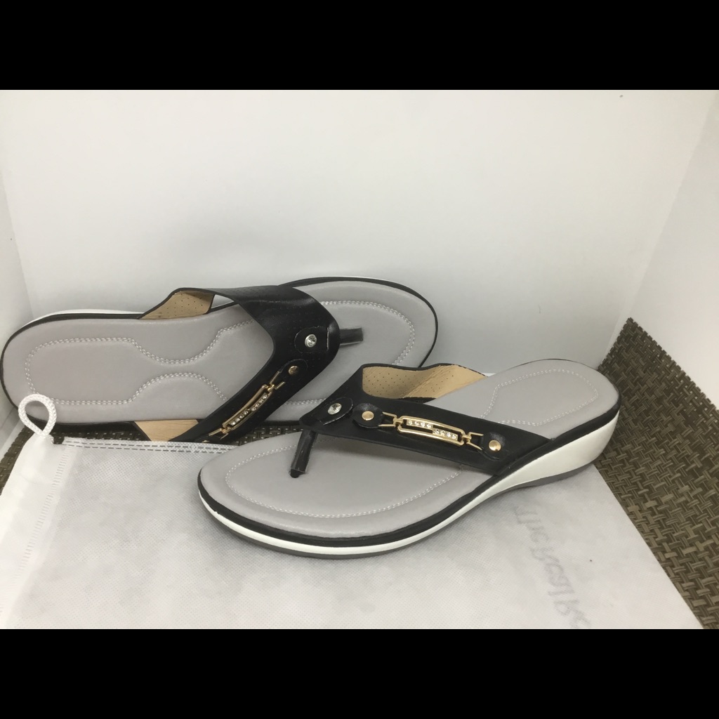 Brand New Black W Decorated Stones FlipFlop Sandals